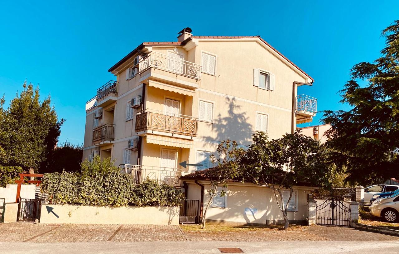 Ferienwohnung Casa Rosa Banjole Exterior foto